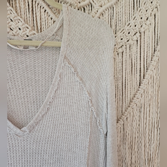 Free People Light Gray V-Neck Waffle Knit Sweater M - Picture 1 of 6